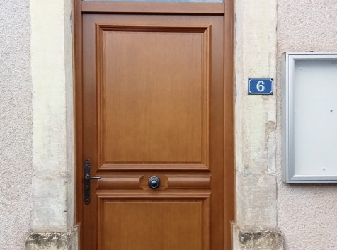 Porte d'entrée à Gugney-aux-Aulx