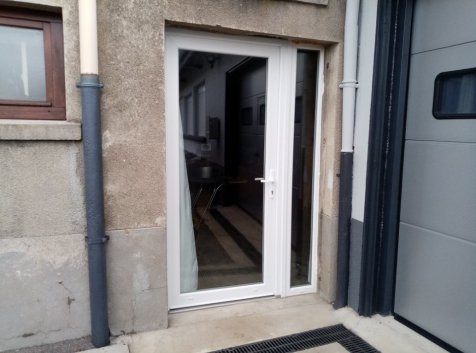 Porte fenêtre et fenêtre à Charmes