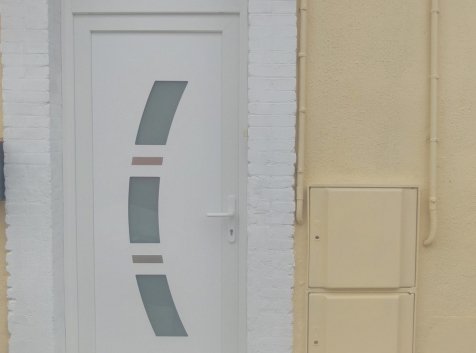 Porte d'entrée, fenêtres et volets à Neuves-Maisons