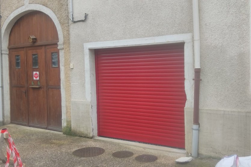 Porte d'entrée et porte de garage à Blénod-Lès-Touls