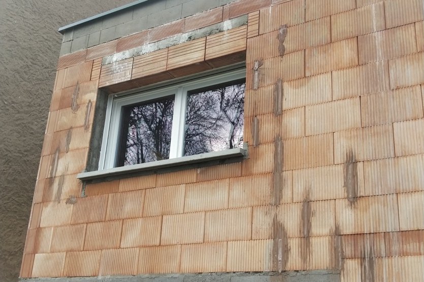 Fenêtre, volets, porte d'entrée à Saint Max