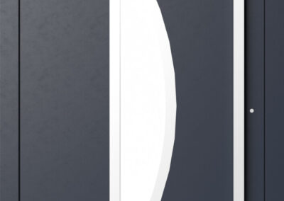 Porte en PVC équipée d'un système de verrouillage à plusieurs points pour une sécurité renforcée et une protection contre les intrusions.