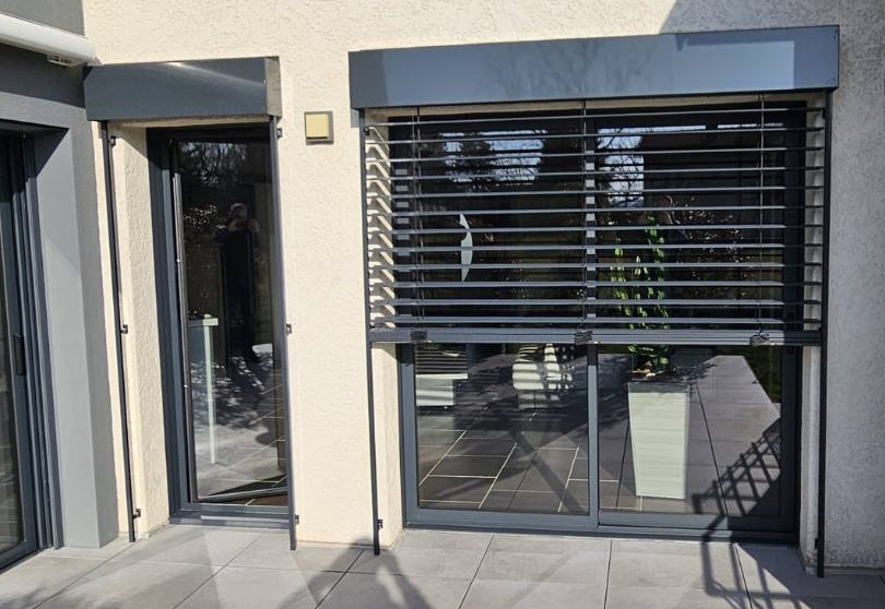 Brise soleil orientable posé sur le secteur d'Épinal, Vosges